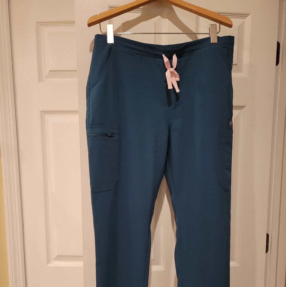Figs scrub pants. 2 pairs available.  Large and Medium, both Tall